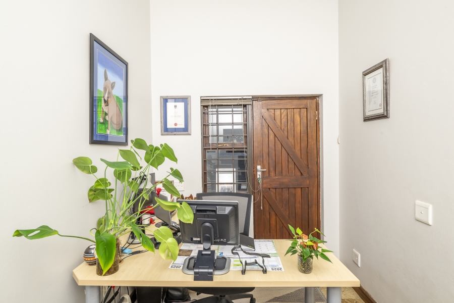 4 Bedroom Property for Sale in Van Riebeeckshof Western Cape